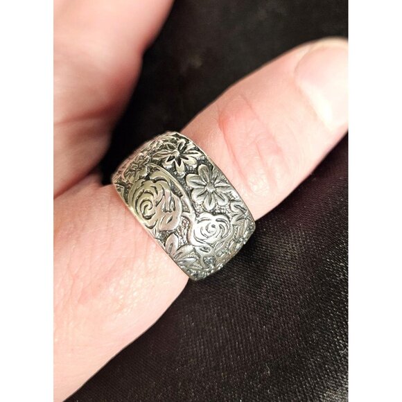 Silpada Vintage Wide Band Silver Ring 8.5 Christmas Holiday - Picture 1 of 7